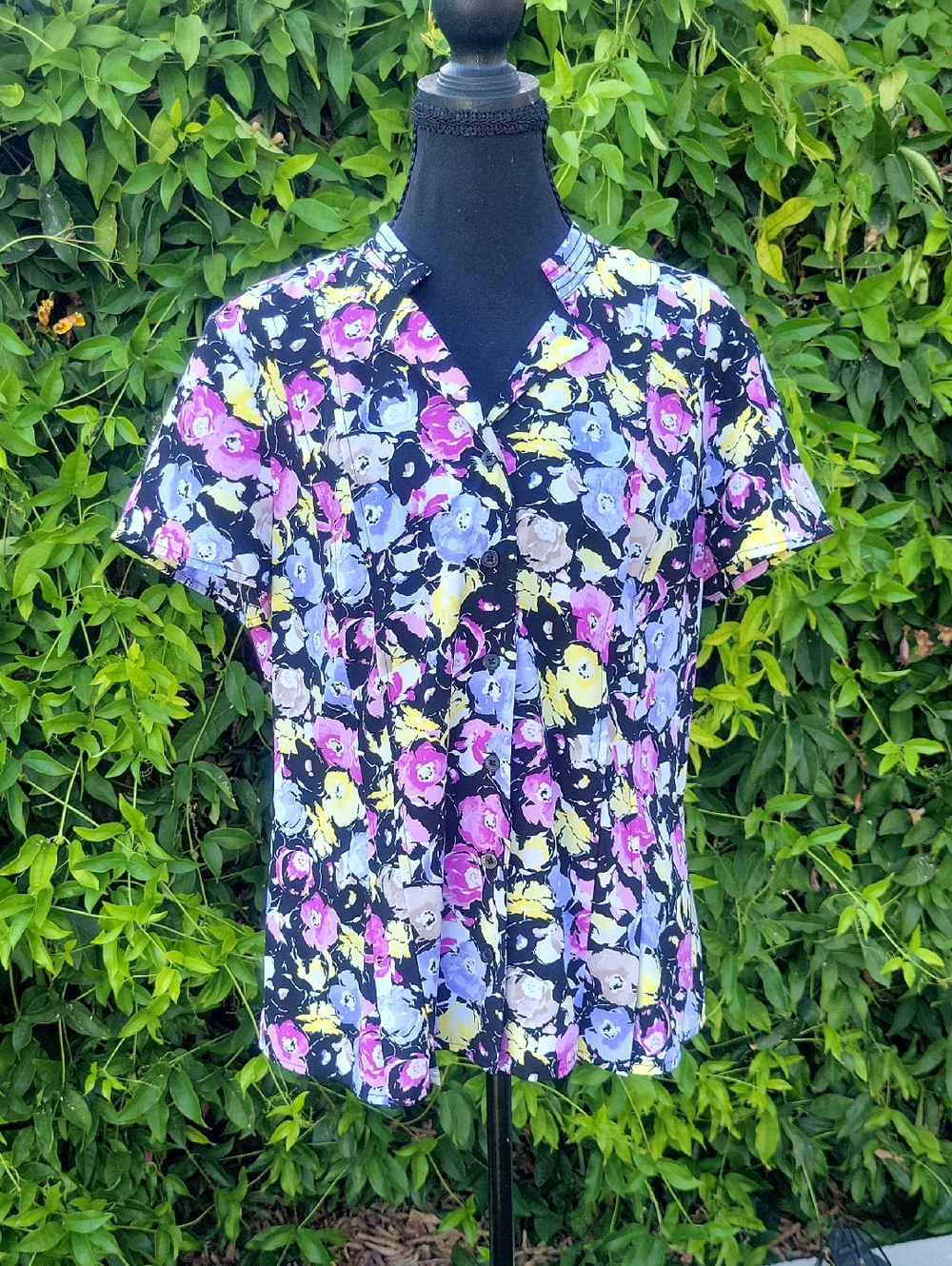 Floral Short-Sleeve V-Neck Button Down Blouse Black with Pink & Yellow Flowers L